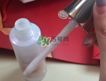 olay小白瓶會長毛嗎？olay小白瓶長黑毛是怎么回事？