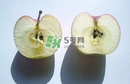 olay小白瓶和樂敦cc美容液哪個(gè)好？olay小白瓶和樂敦cc順序