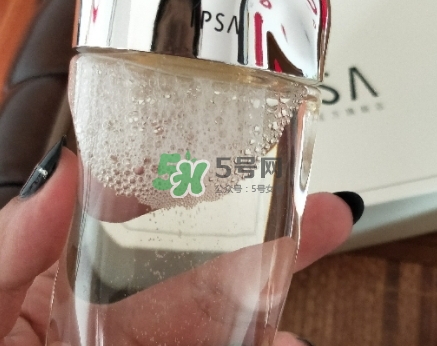 ipsa流金水是玻璃瓶嗎？流金水是塑料的嗎