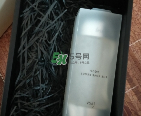 ipsa流金水是玻璃瓶嗎？流金水是塑料的嗎