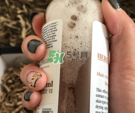 科顏氏金盞花水和黛珂紫蘇水哪個好？金盞花和紫蘇水對比