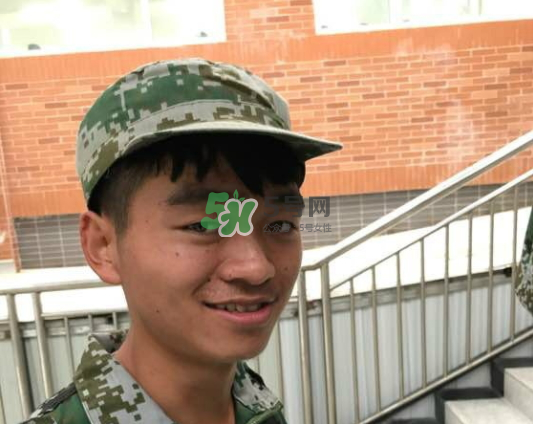 神似王寶強大一新生是誰？神似王寶強大一新生叫什么名字？
