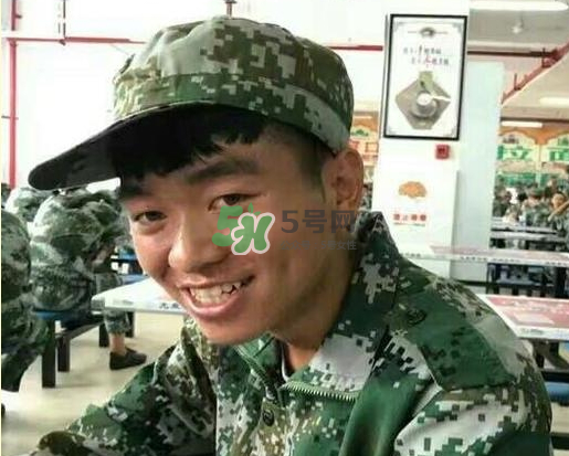 神似王寶強大一新生是誰？神似王寶強大一新生叫什么名字？