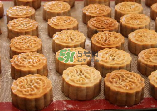 烤月餅用錫紙還是油紙？烤月餅是不是一定要墊錫紙？