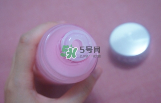 蘭蔻粉水和神仙水哪個好？粉水和神仙水可以一起用嗎？