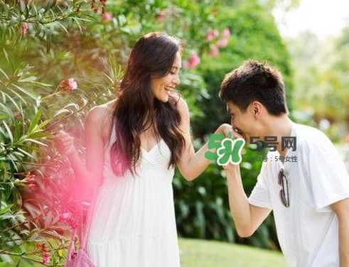 老公出軌一定要離婚嗎？如何挽救婚姻危機(jī)？