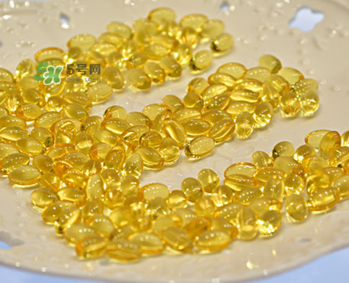 魚肝油可以和鈣一起吃嗎？魚肝油可以和奶粉一起吃嗎？
