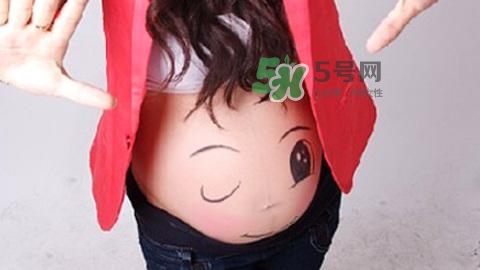 孕晚期肚子有規(guī)律的跳動是胎動嗎？