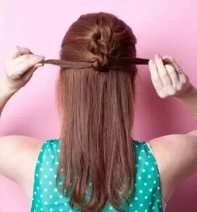 不要再為女兒扎羊角辮了 女孩好看的發(fā)型怎么扎？
