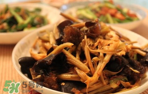 黃花菜為什么苦？黃花菜為什么要曬干