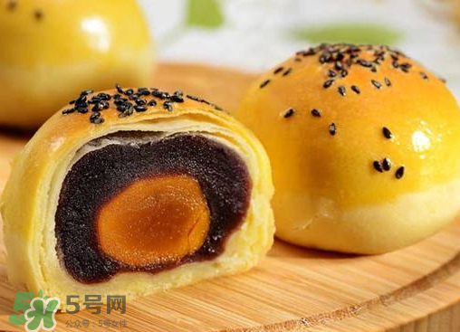 蛋黃酥可以用熟蛋黃嗎？蛋黃酥用什么蛋黃好？