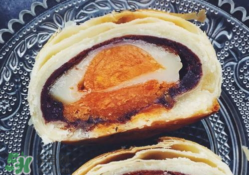 為什么蛋黃酥的皮很硬？蛋黃酥油皮太硬怎么辦？
