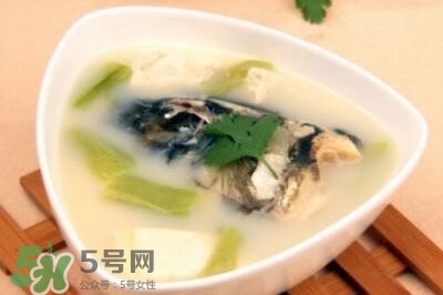 產(chǎn)婦鯽魚湯什么時候喝？產(chǎn)婦鯽魚湯放調(diào)料嗎？