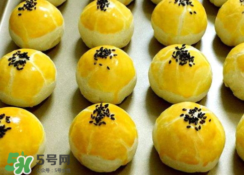 蛋黃酥可以放冰箱嗎？蛋黃酥放冰箱好吃嗎？