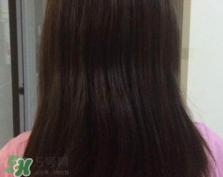 護(hù)發(fā)精油什么時(shí)候用最好？護(hù)發(fā)精油什么時(shí)候涂頭發(fā)