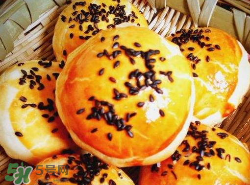 蛋黃酥用什么面粉？蛋黃酥能用低筋面粉嗎？