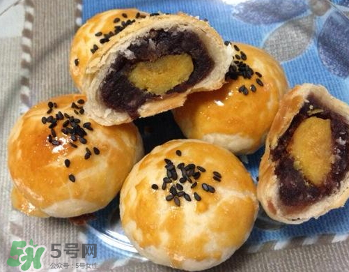 蛋黃酥用什么面粉？蛋黃酥能用低筋面粉嗎？