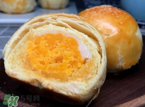 蛋黃酥可以用黃油嗎？蛋黃酥用豬油還是黃油？