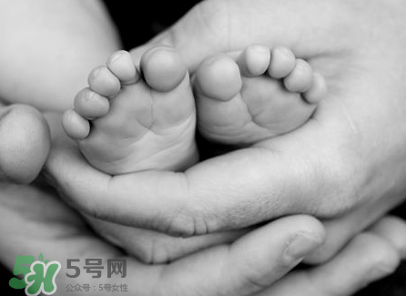 剪臍帶是寶寶疼還是媽媽疼？剪臍帶孕婦會痛嗎？