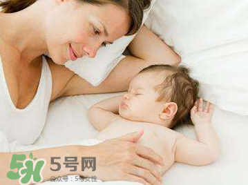 怎么樣培養(yǎng)寶寶自己入睡？怎么樣培養(yǎng)寶寶整夜睡覺？