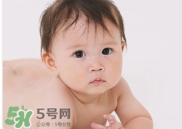 剛出生的寶寶要注意什么？剛出生的寶寶要準(zhǔn)備哪些東西？