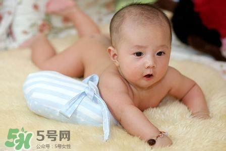 剛出生的寶寶要注意什么？剛出生的寶寶要準(zhǔn)備哪些東西？
