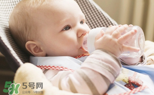 寶寶奶粉過(guò)敏什么原因？奶粉過(guò)敏的識(shí)別和處理