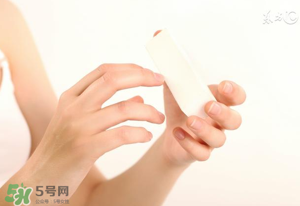 指甲上沒有月牙是缺什么？指甲上沒有月牙怎么補？