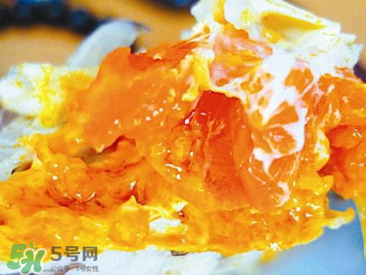 蟹黃是黑色的怎么回事？蟹黃中間有黑的是什么？