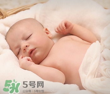 寶寶多大可以剪指甲？寶寶剪指甲的正確方法