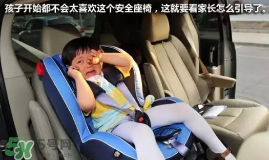 嬰兒幾個(gè)月可以做寶寶椅？嬰兒安全椅安裝方法