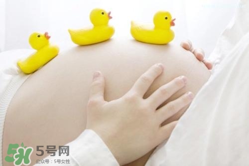 羊水早破多久會生？羊水早破會肚子疼嗎？
