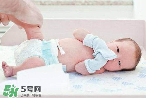 用尿布好還是尿不濕好？用尿布好還是紙尿褲好？