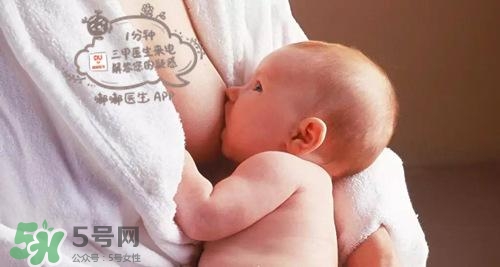 寶寶睡覺出汗多還要蓋被嗎？寶寶睡覺出汗多怎么辦？