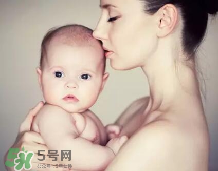 母乳到什么時候就沒營養(yǎng)了？母乳什么時候斷最好？