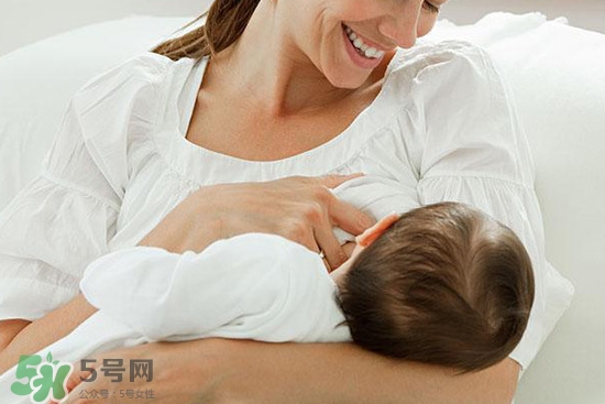 母乳到什么時候就沒營養(yǎng)了？母乳什么時候斷最好？