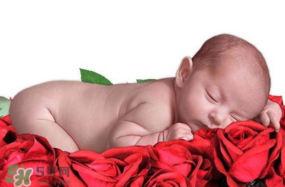 要上班了寶寶吃母乳怎么辦？要上班了寶寶不吃奶瓶怎么辦？