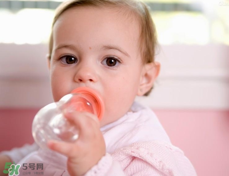 要上班了寶寶吃母乳怎么辦？要上班了寶寶不吃奶瓶怎么辦？