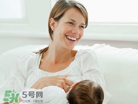 母乳到什么時候就沒營養(yǎng)了？母乳什么時候斷最好？