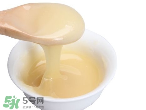 椴樹蜜和百花蜜哪個好？椴樹蜜和百花蜜的區(qū)別