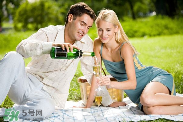 剖腹產(chǎn)后同房為什么會痛出血怎么辦？