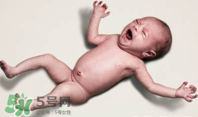 生孩子臍帶怎么剪？臍帶晚剪有什么影響？