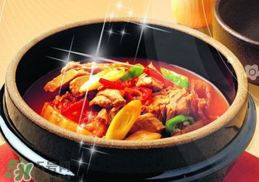 美國(guó)黃燜雞米飯為什么那么貴？美國(guó)黃燜雞米飯多少錢一份？