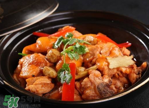 美國(guó)黃燜雞米飯為什么那么貴？美國(guó)黃燜雞米飯多少錢一份？