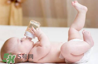 寶寶喝礦泉水好還是自來水好？寶寶喝哪種水好？