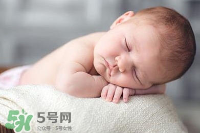 臍疝是什么？臍疝對寶寶有什么影響？
