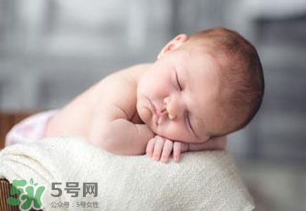 寶寶什么時候會笑？逗寶寶笑的小妙招