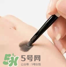 眼線膏和眼線液筆哪個好用？眼線膏和眼線液新人這樣選擇