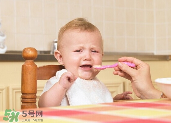 寶寶發(fā)燒抽搐正常嗎？寶寶發(fā)燒抽搐怎么辦？