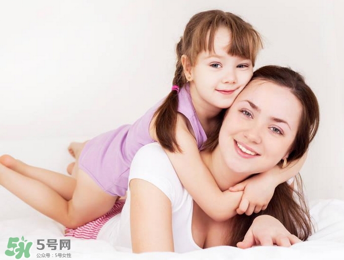 寶寶什么時候會笑？逗寶寶笑的小妙招